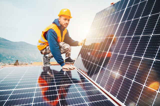 Solar Panel Maintenance Tips for Optimal Performance in Florida's Climate